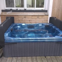 Hot Tub and cover