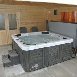 Hot Tub and cover